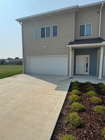 Foto principal - 313 Copper Tail Ln