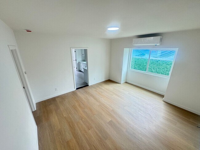 Foto del edificio - Beautiful Logan Heights Remodeled House