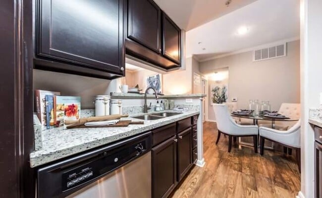 Building Photo - 1 bedroom in Houston TX 77063
