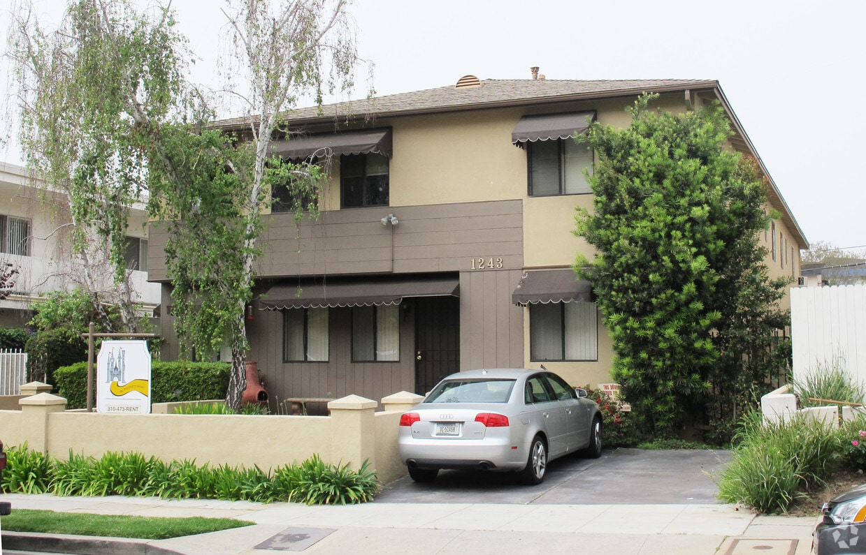Primary Photo - 1243 Armacost Ave