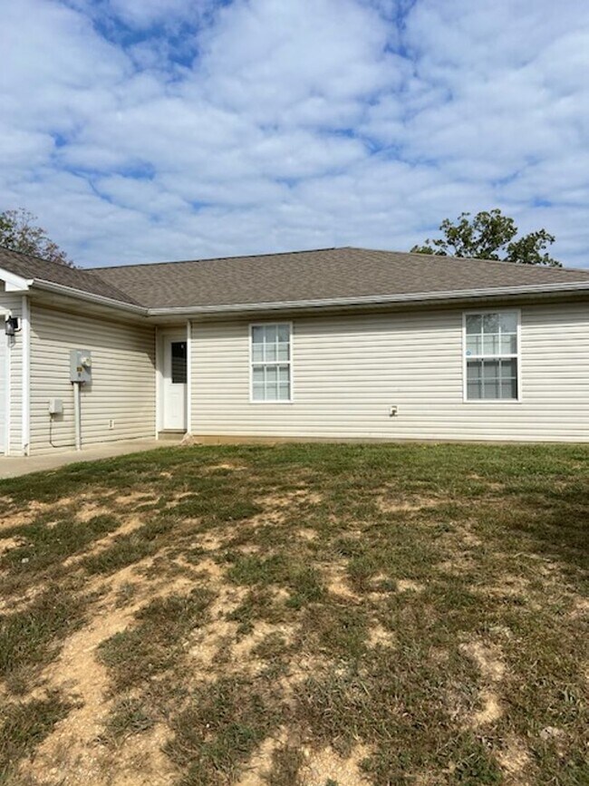 Building Photo - 103 Barker Ln