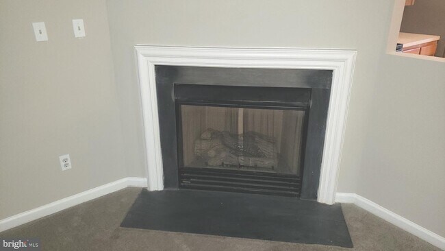 Building Photo - 23 Saddle Ridge Ct