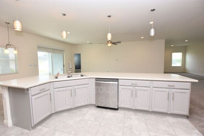 Building Photo - 5994 Valentino Way