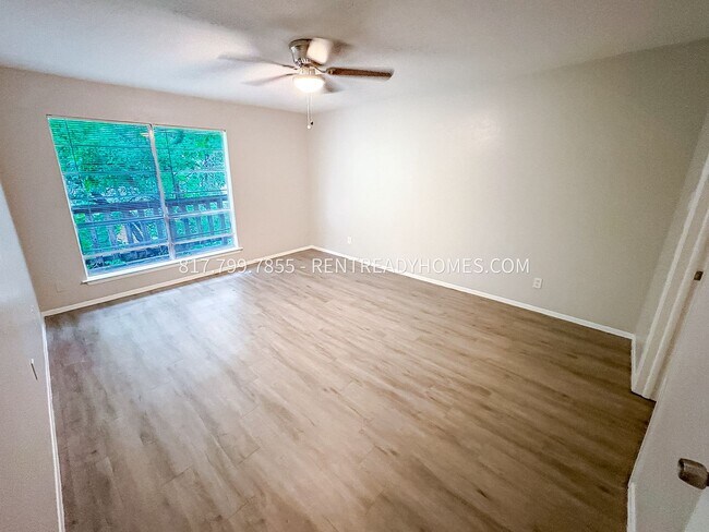 Foto del edificio - 6032 Westridge Ln