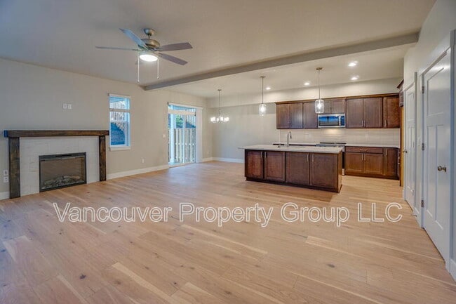 Foto del edificio - 2215 E Badger Wy