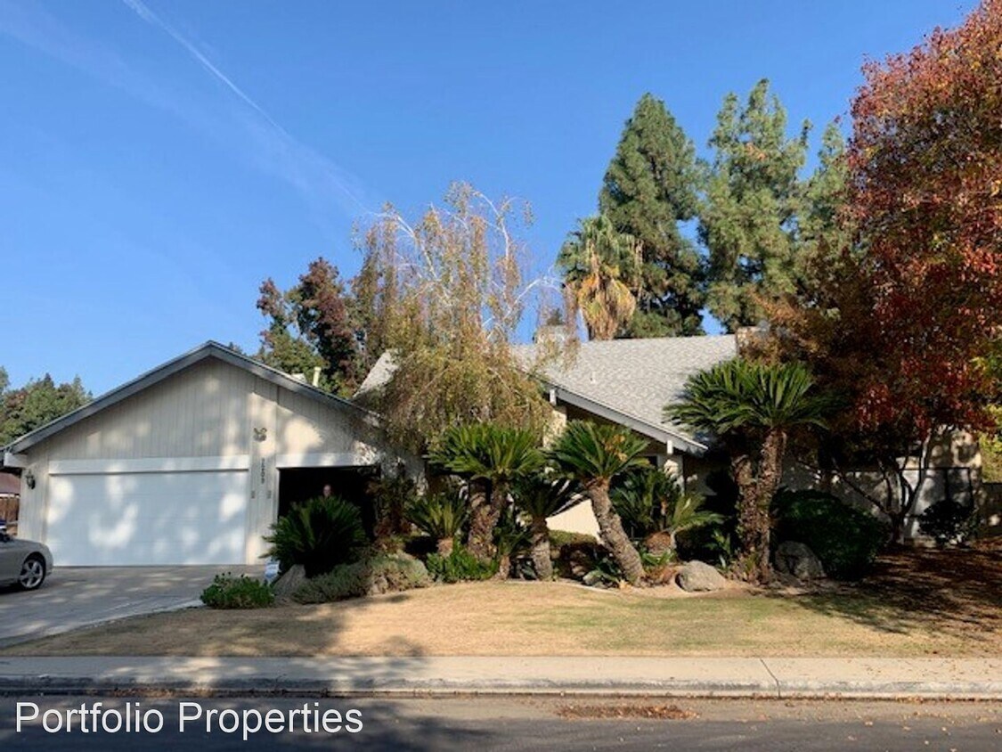 Primary Photo - 4 br, 3 bath House - 7209 OUTINGDALE DR.
