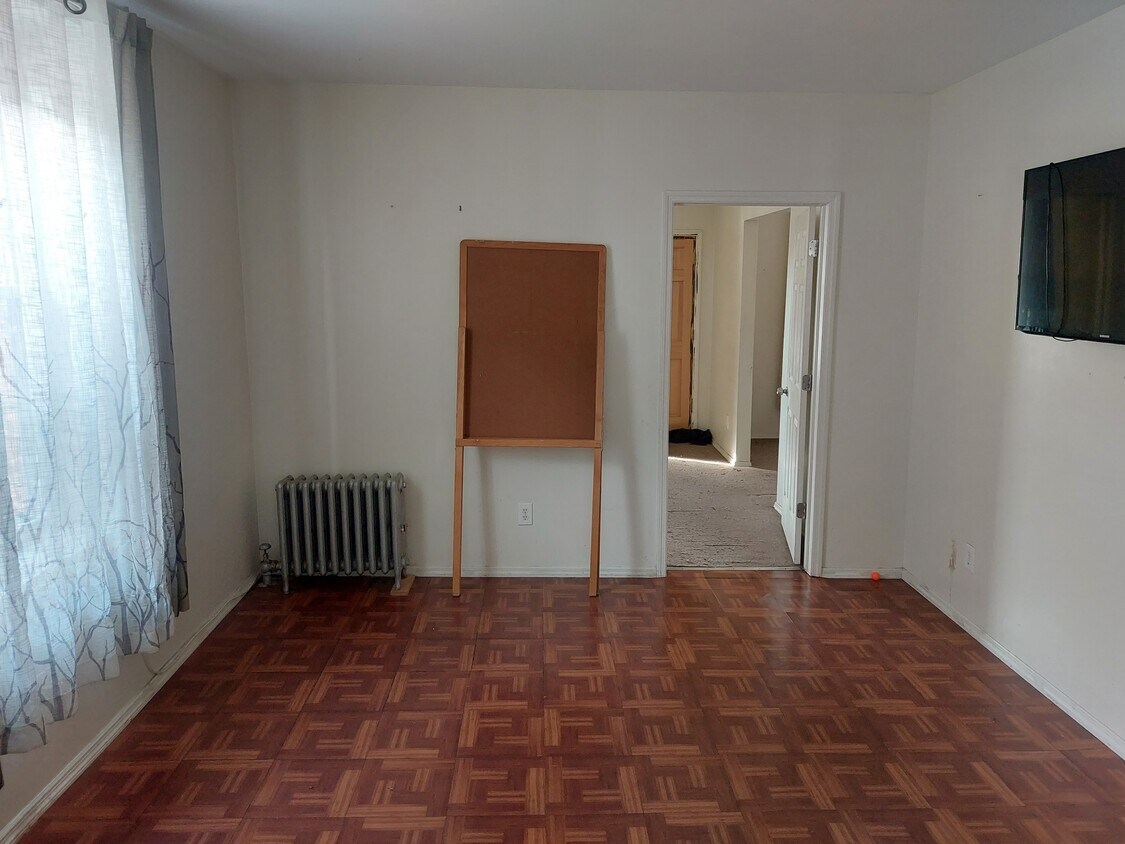Building Photo - 525 Miller Ave