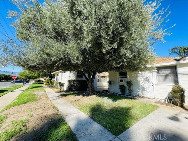 Building Photo - 1302 E Colton Ave