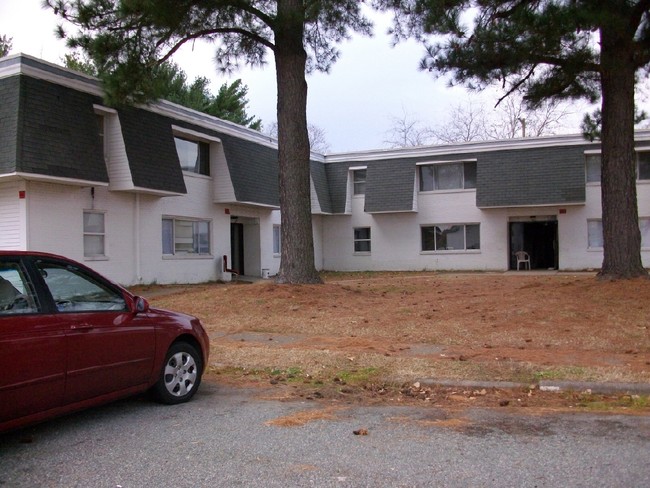 Building Photo - Autumn Court Apartments