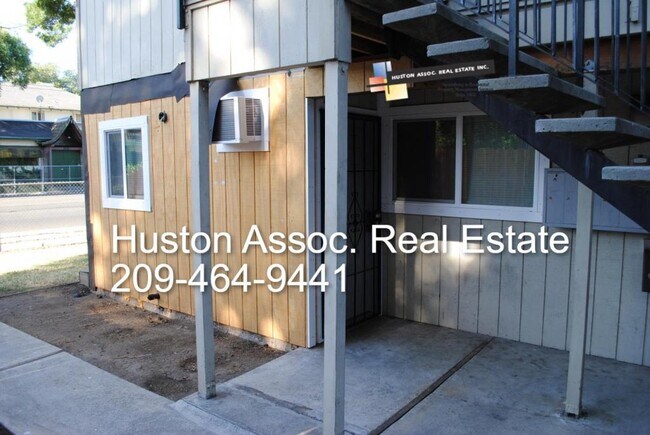 Building Photo - 137 E. Harding Way #A, Stockton