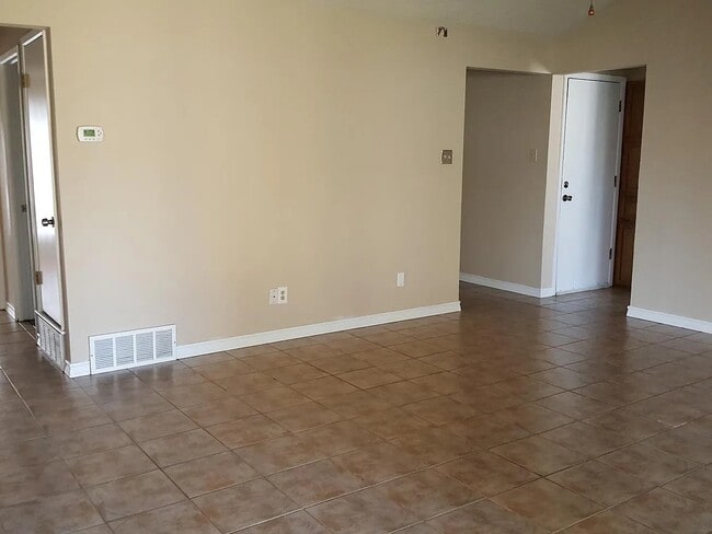 Foto del edificio - 6009 Oak Hill Rd