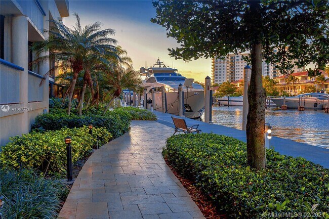 Foto del edificio - 19707 Turnberry Way