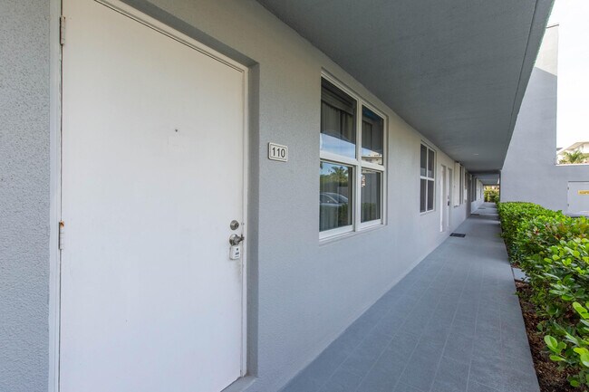 Foto del edificio - 2565 S Ocean Blvd