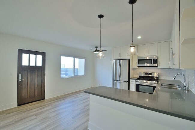 Foto del edificio - 1335 Manhattan Beach Blvd