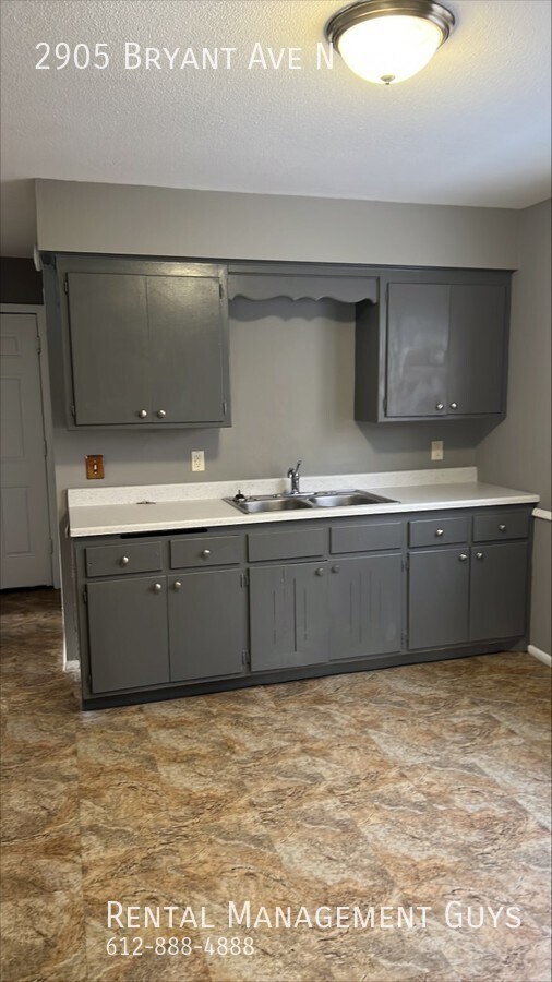 Foto del edificio - Updated 2 Bedroom! Private Storage and Lau...