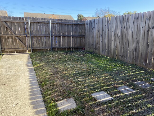 Backyard - 2701 Wimbledon Ct