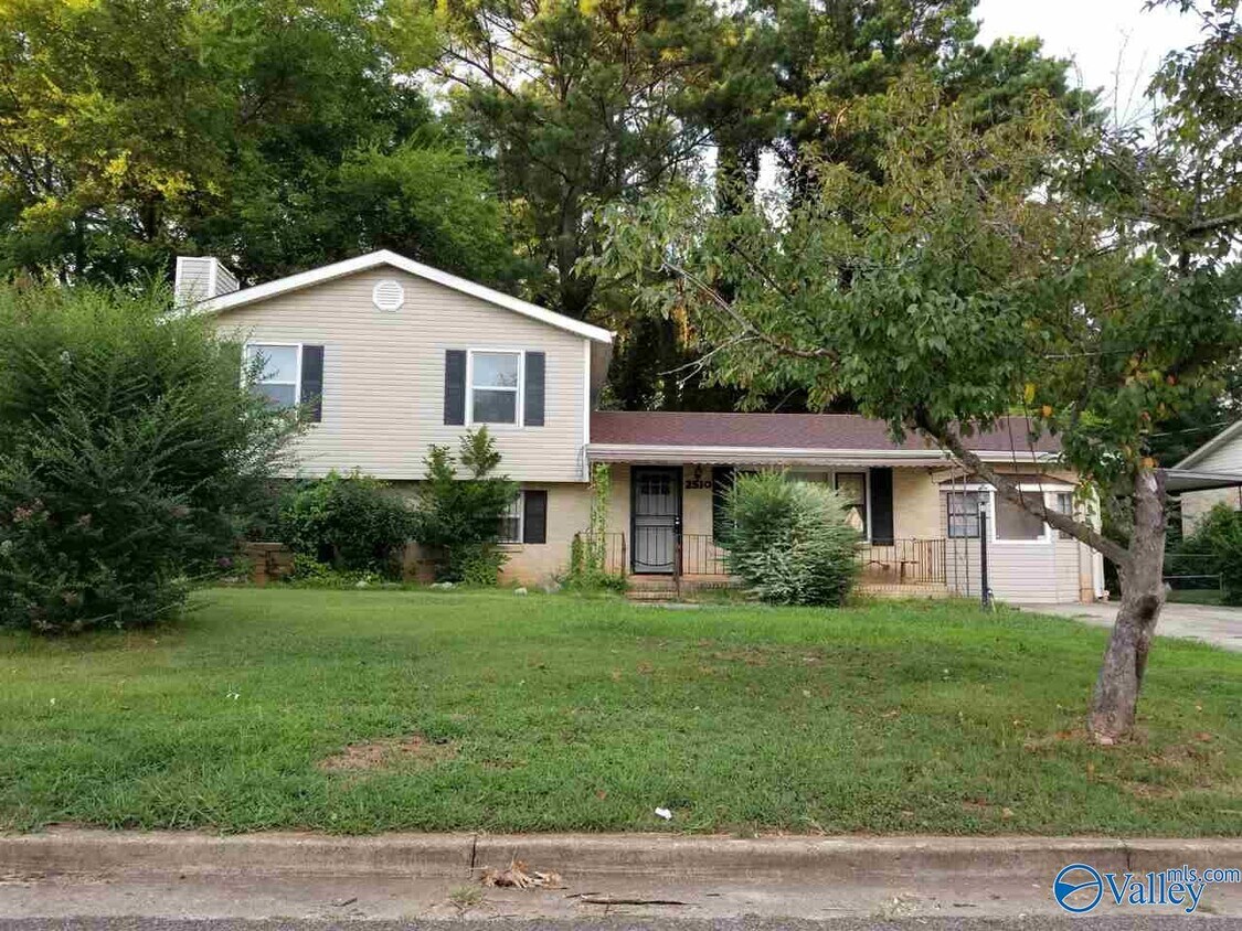 2510 Greenhill Dr NW, Huntsville, AL 35810 House Rental in Huntsville