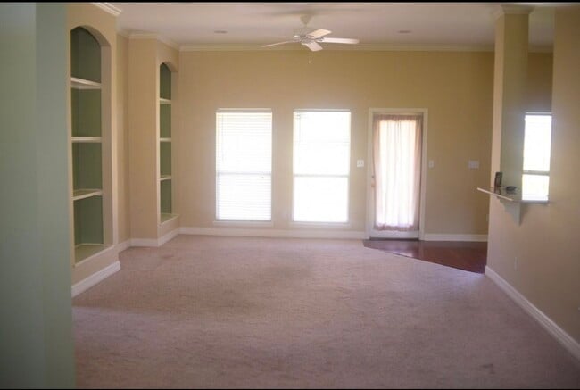 Building Photo - 122 Palisade Ln