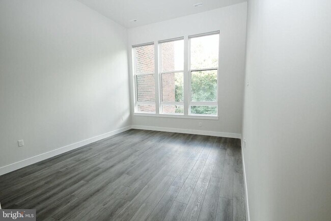 Foto del edificio - 1761 Old Meadow Rd