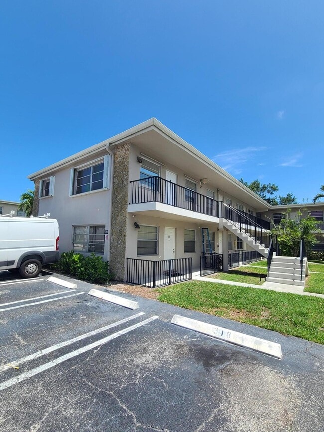 Building Photo - 1250 Old Boynton Road