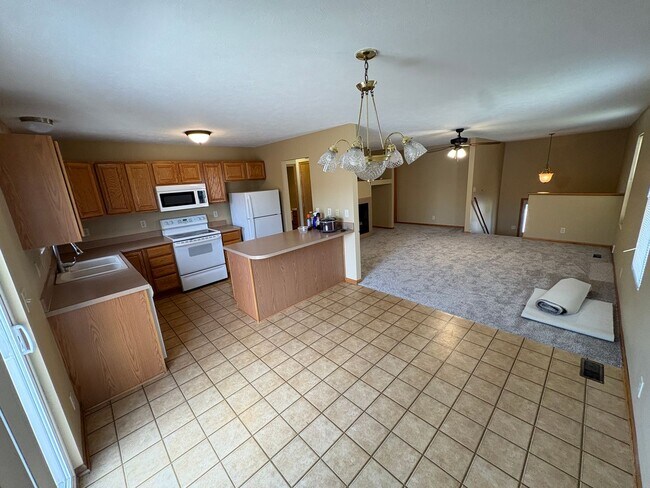 Foto del edificio - 6834 Whitewater Ln