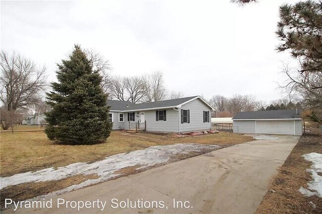 Building Photo - 3 br, 1 bath House - 4101 E 25th St