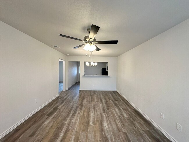 Building Photo - 222 Dolphin Dr
