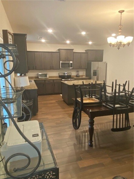 Building Photo - 1299 N Sicily Ln