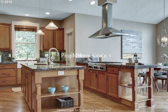 Foto del edificio - 3311 NW Chapin Dr