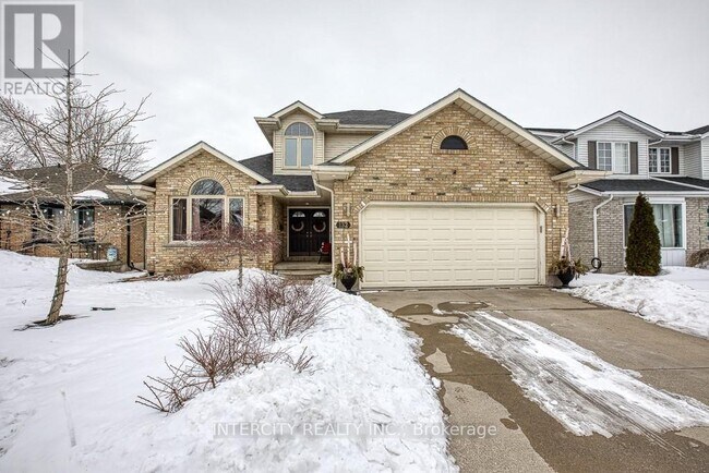 Building Photo - 132 John Davies Dr