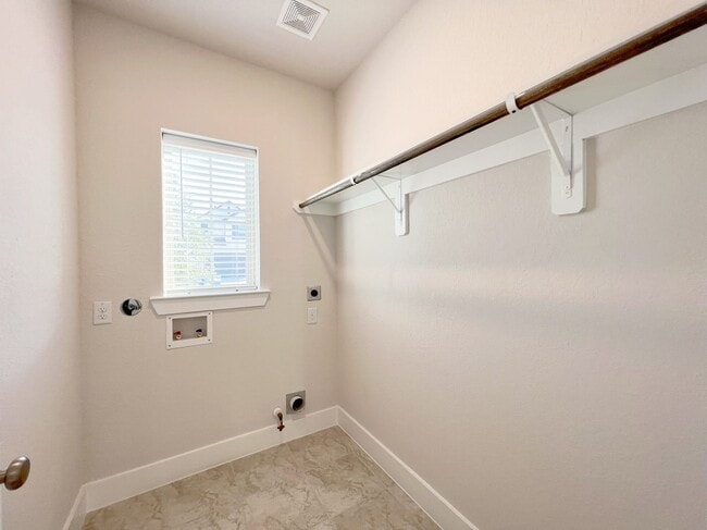 Building Photo - 18414 Palmetto Vw Dr