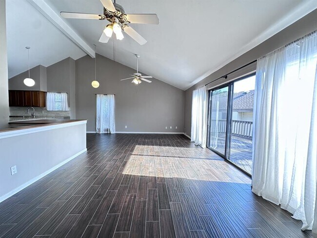 Building Photo - 20 Lakeview Village