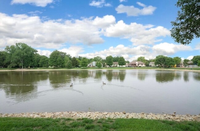 Foto del edificio - 421 Stoney Point Cir