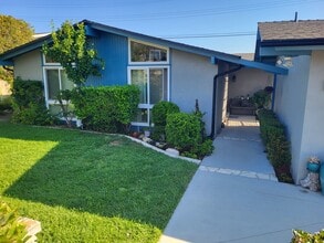 Building Photo - 5027 Elmdale Dr