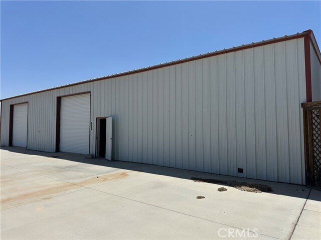 Foto del edificio - 46363 Valley Center Rd