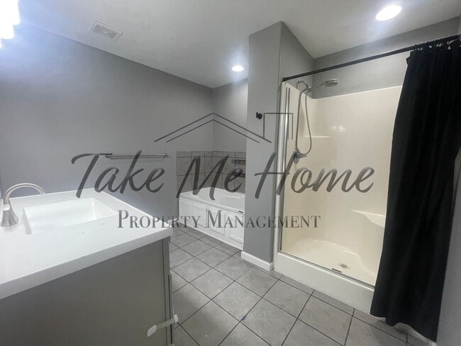 Building Photo - 821 S Barberry Ct