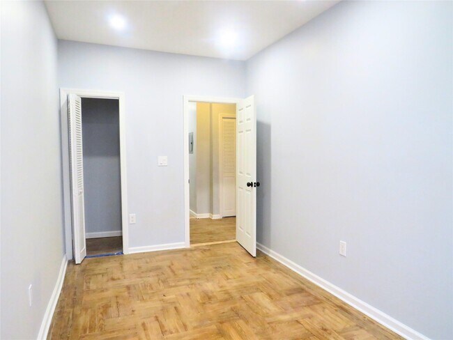 Foto del edificio - 387 E 54th St