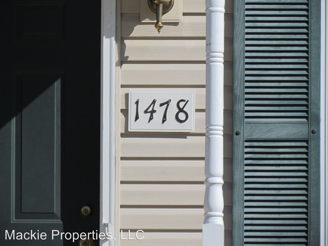 Building Photo - 1478 W Rockcrest Dr