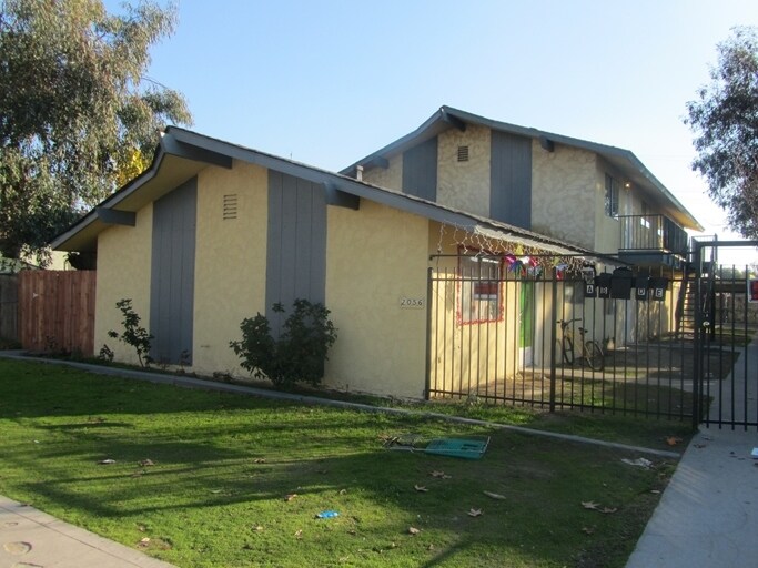 Primary Photo - 2056 E White Ave