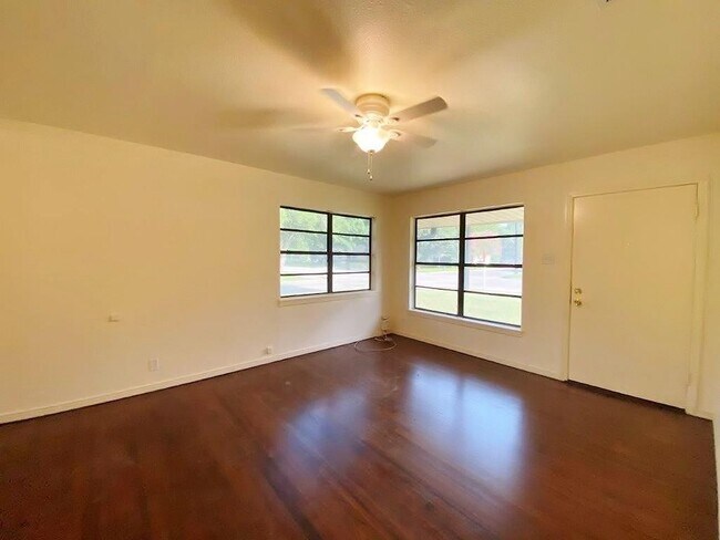 Foto del edificio - 717 Crescent St