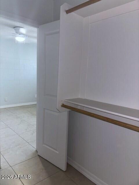 Foto del edificio - 6947 E 6th St