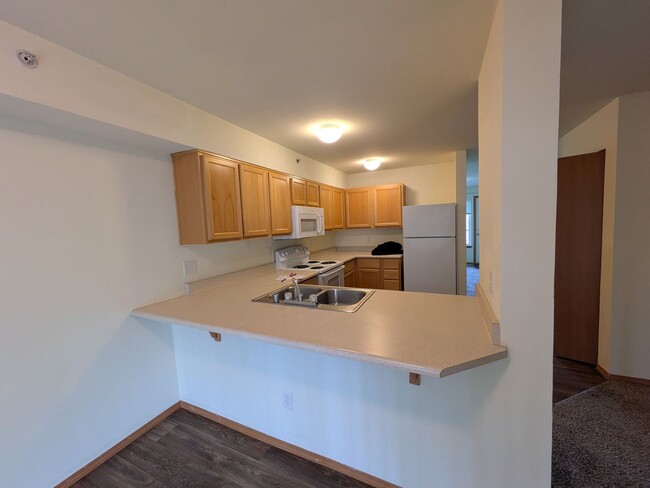 Building Photo - Your Home is Waiting!