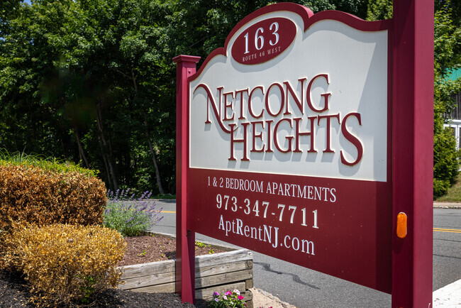 Señalización de entrada a la comunidad - Netcong Heights Apartments