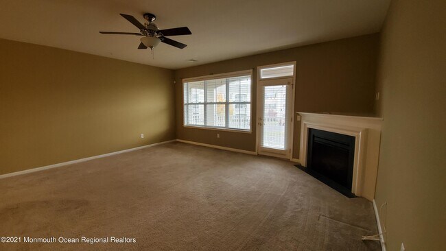 Building Photo - 625 Sloan Ct