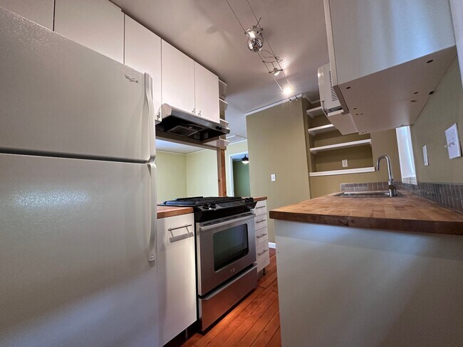 Foto del edificio - Modern and Affordable in Cully
