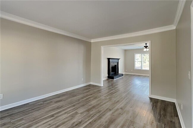 Building Photo - 2101 Chatou Pl