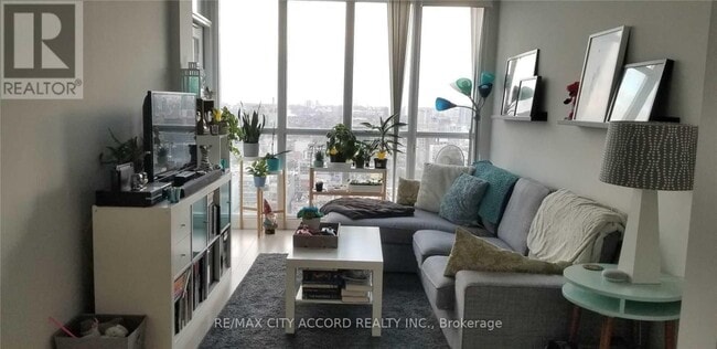 Building Photo - 15 Iceboat Terr