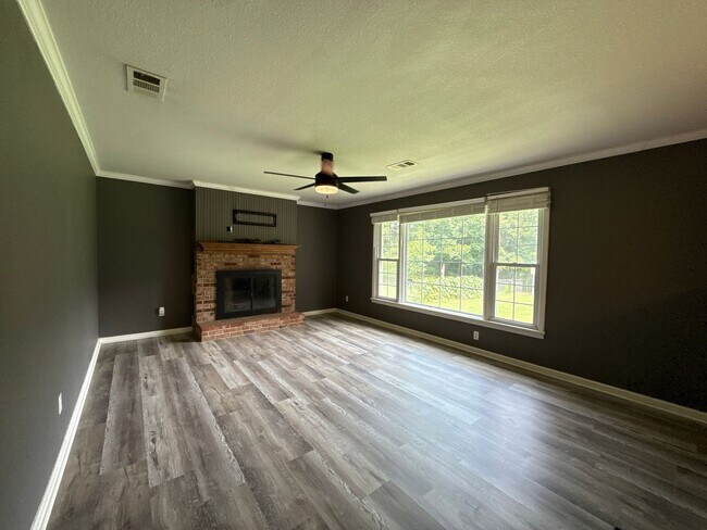 Building Photo - 204 N 57th St