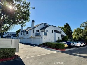 Building Photo - 109 Fallingstar
