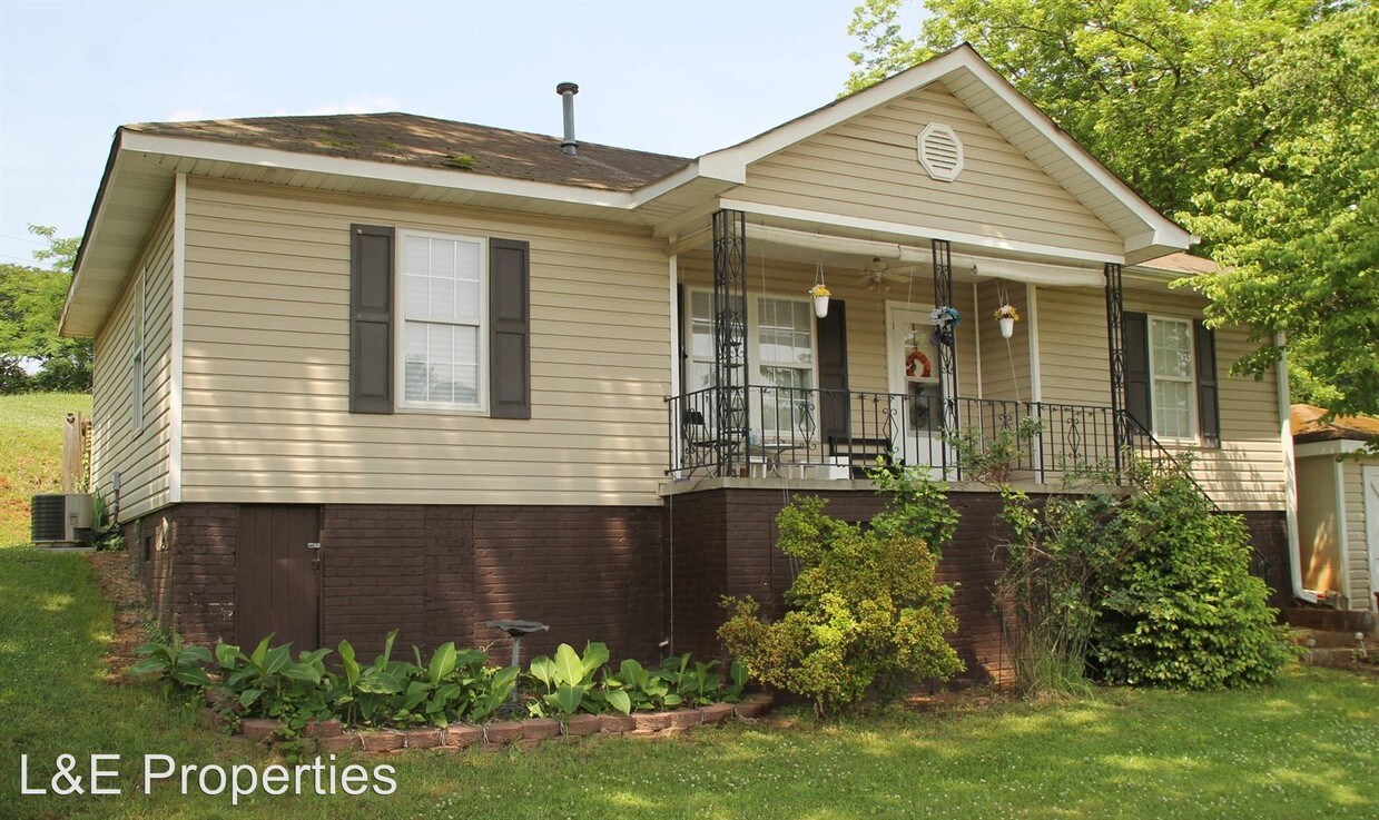 Primary Photo - 325 Mayflower Ave